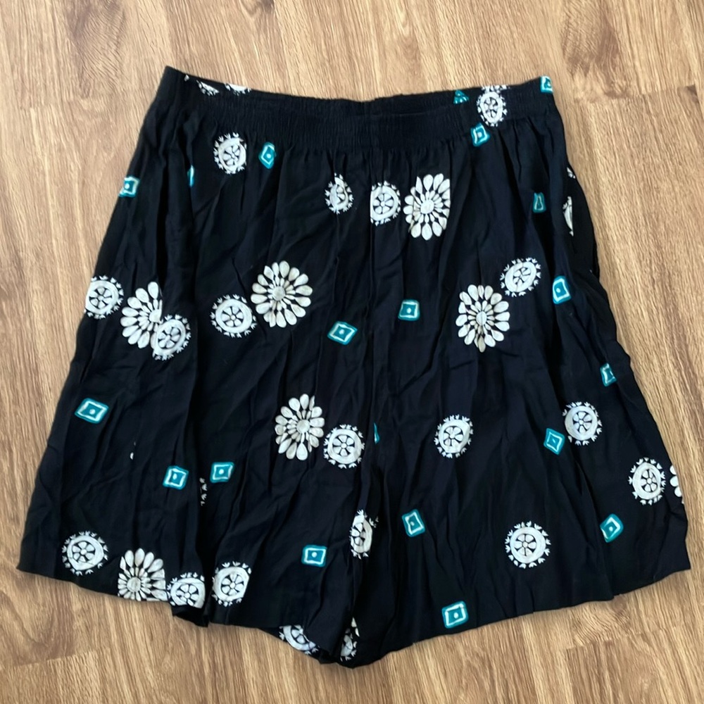 VTG Tapestry Wide Leg Bermuda Shorts, 2X